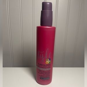 Pureology Smooth Perfection Lightweight Smoothing Lotion 195ml